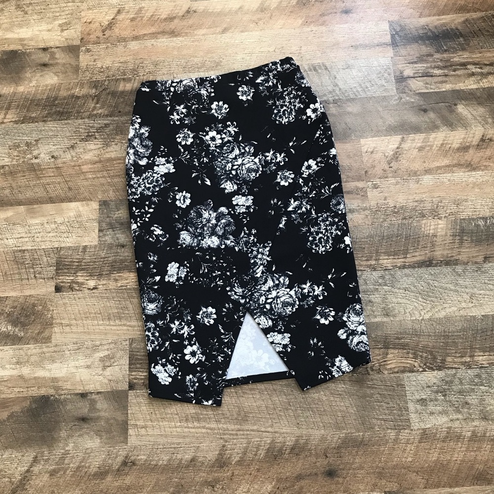 Mandy Evans Black White Floral Tulip Midi Skirt Size Medium